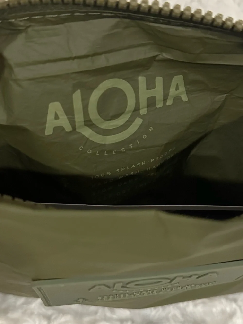 (NTW) ALOHA Collection Olive Splash-Proof Travel Pouch